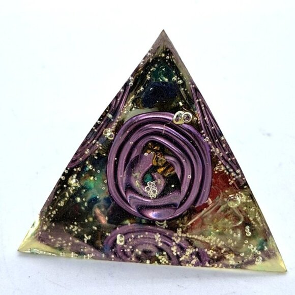 Orgonite 3 Sided pyramid energy 2" tall - Picture 3 of 3